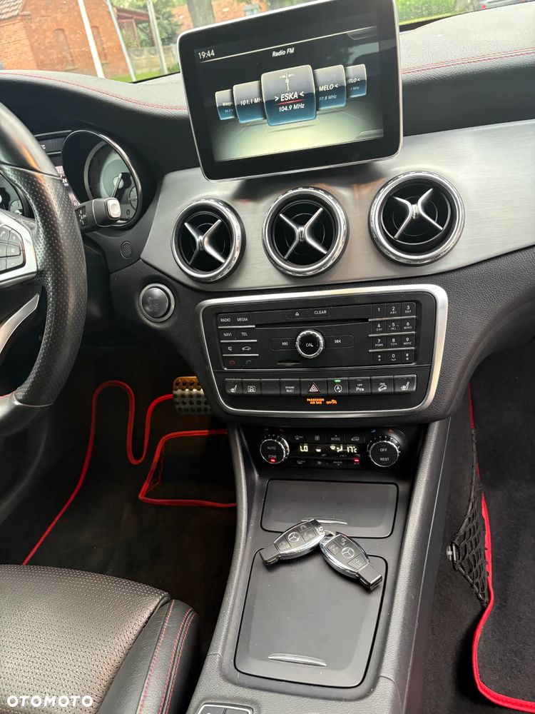 Mercedes-Benz GLA 220 d 4-Matic - 17