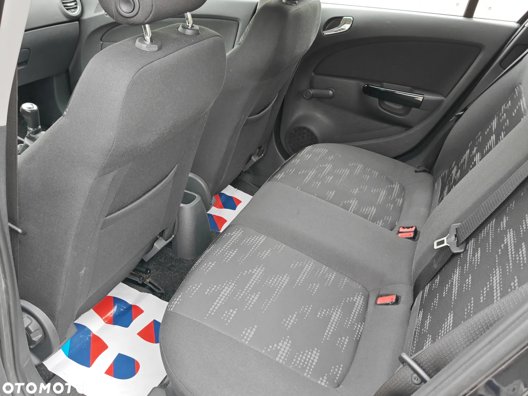 Opel Corsa 1.4 16V Cosmo - 11