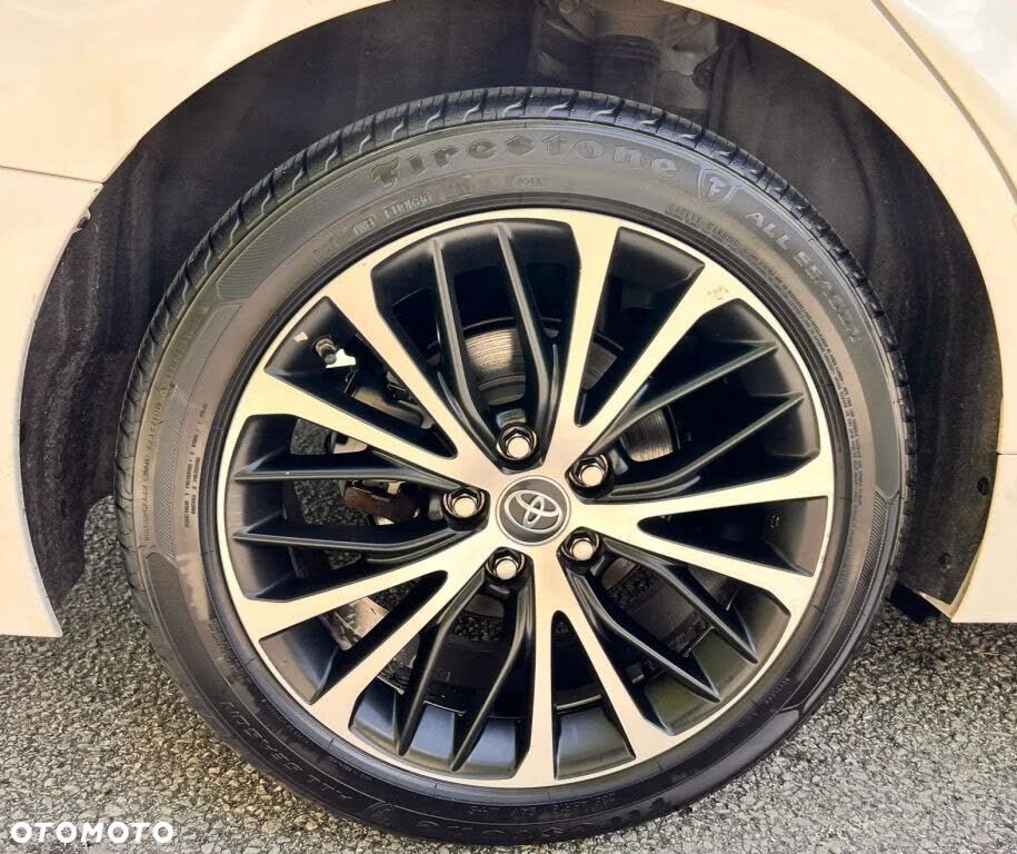 Toyota Camry 2.5 LE - 8