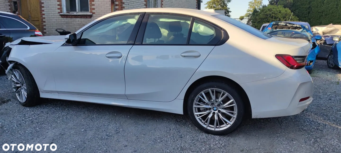 BMW Seria 3 330i xDrive sport - 12