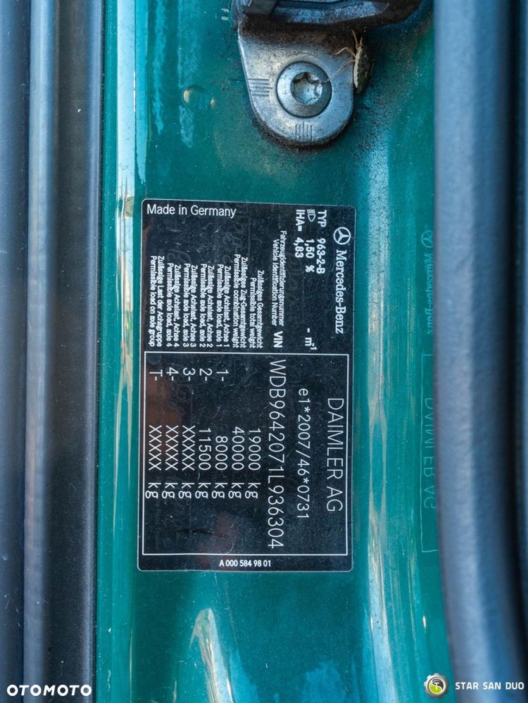 Mercedes-Benz AROCS 1830 4x4 chłodnia kamper - 29