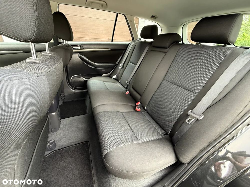 Toyota Avensis 1.8 VVT-i Combi - 19