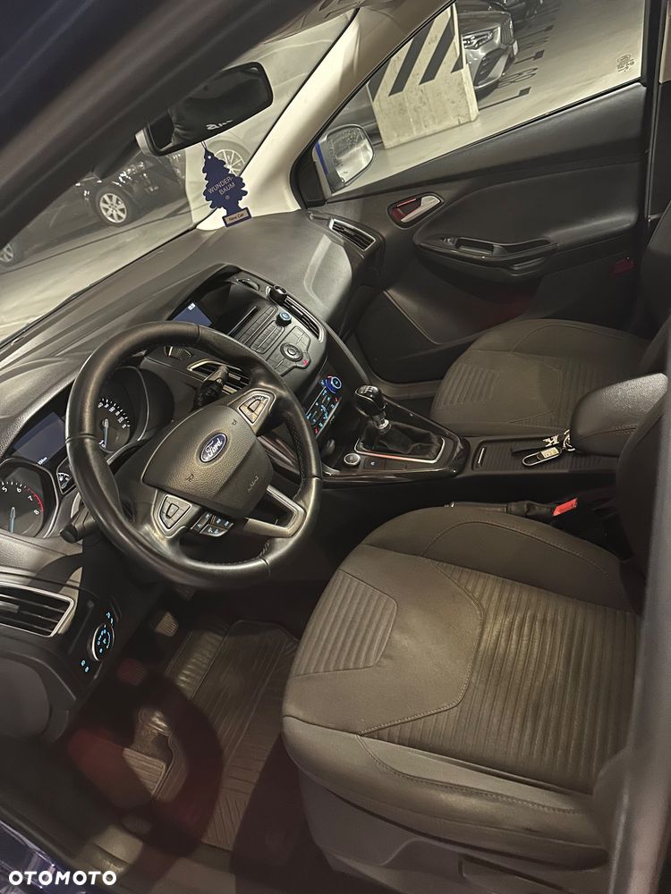 Ford Focus 1.0 EcoBoost Titanium - 5