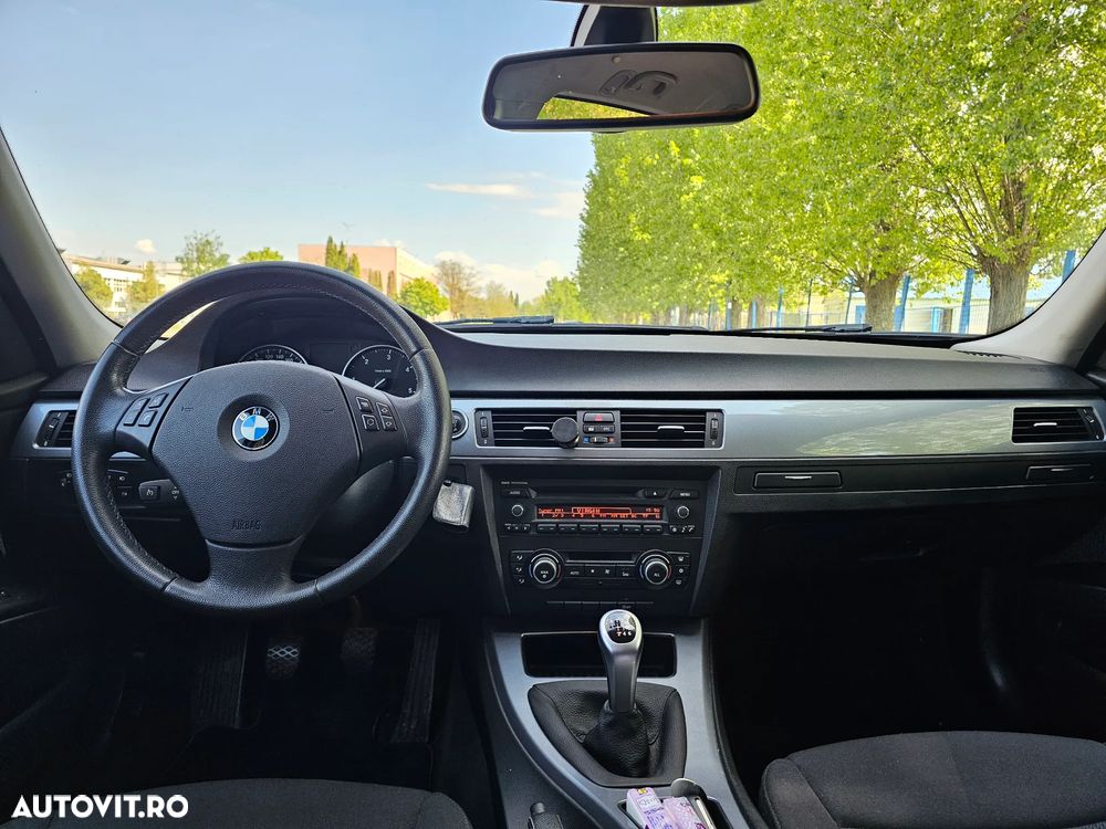 BMW Seria 3 318d - 3