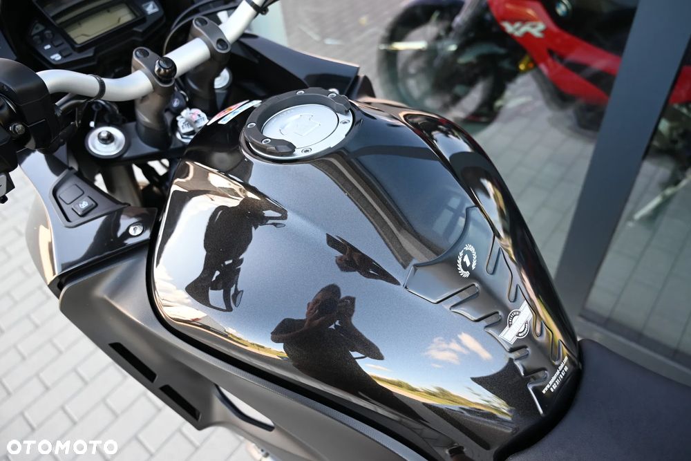 Honda VFR - 30