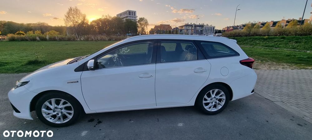 Toyota Auris Hybrid 135 Prestige - 3