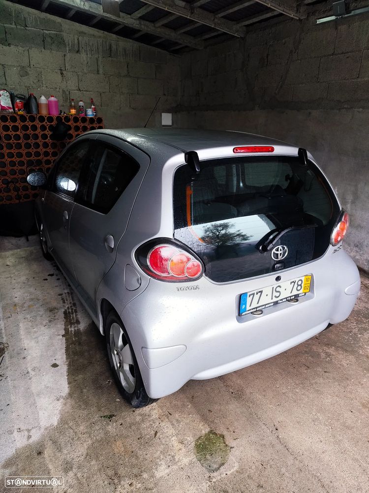 Toyota Aygo 1.0 + AC - 9