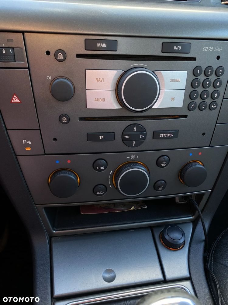 Opel Vectra 1.9 CDTI Sport / GTS - 24