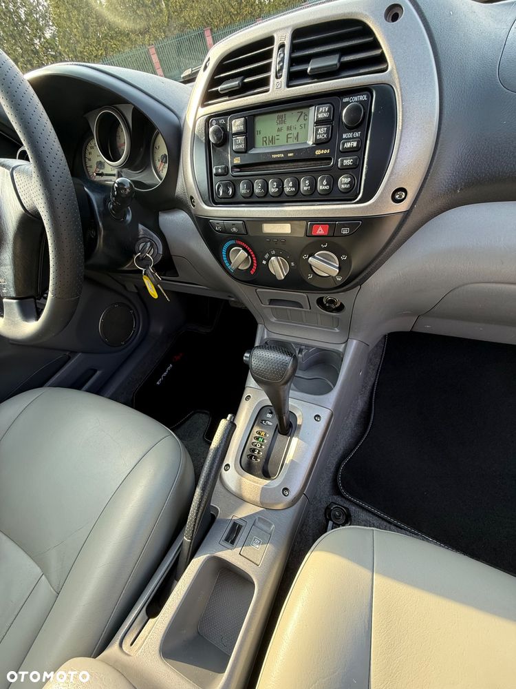 Toyota RAV4 - 18