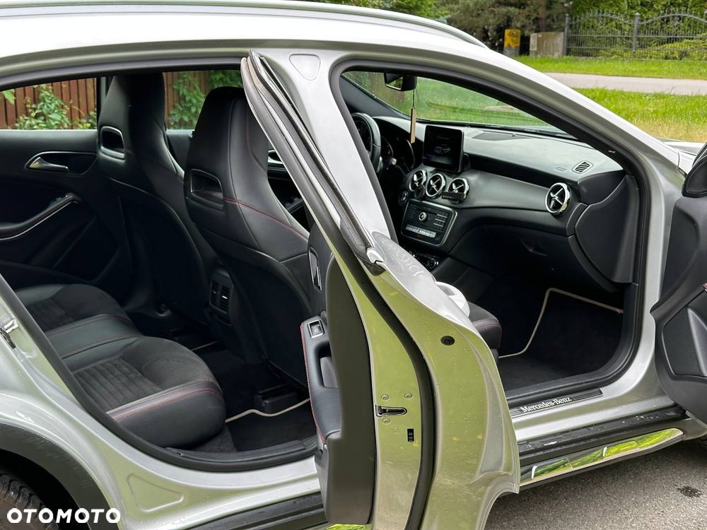 Mercedes-Benz GLA 180 d 7G-DCT AMG Line - 10