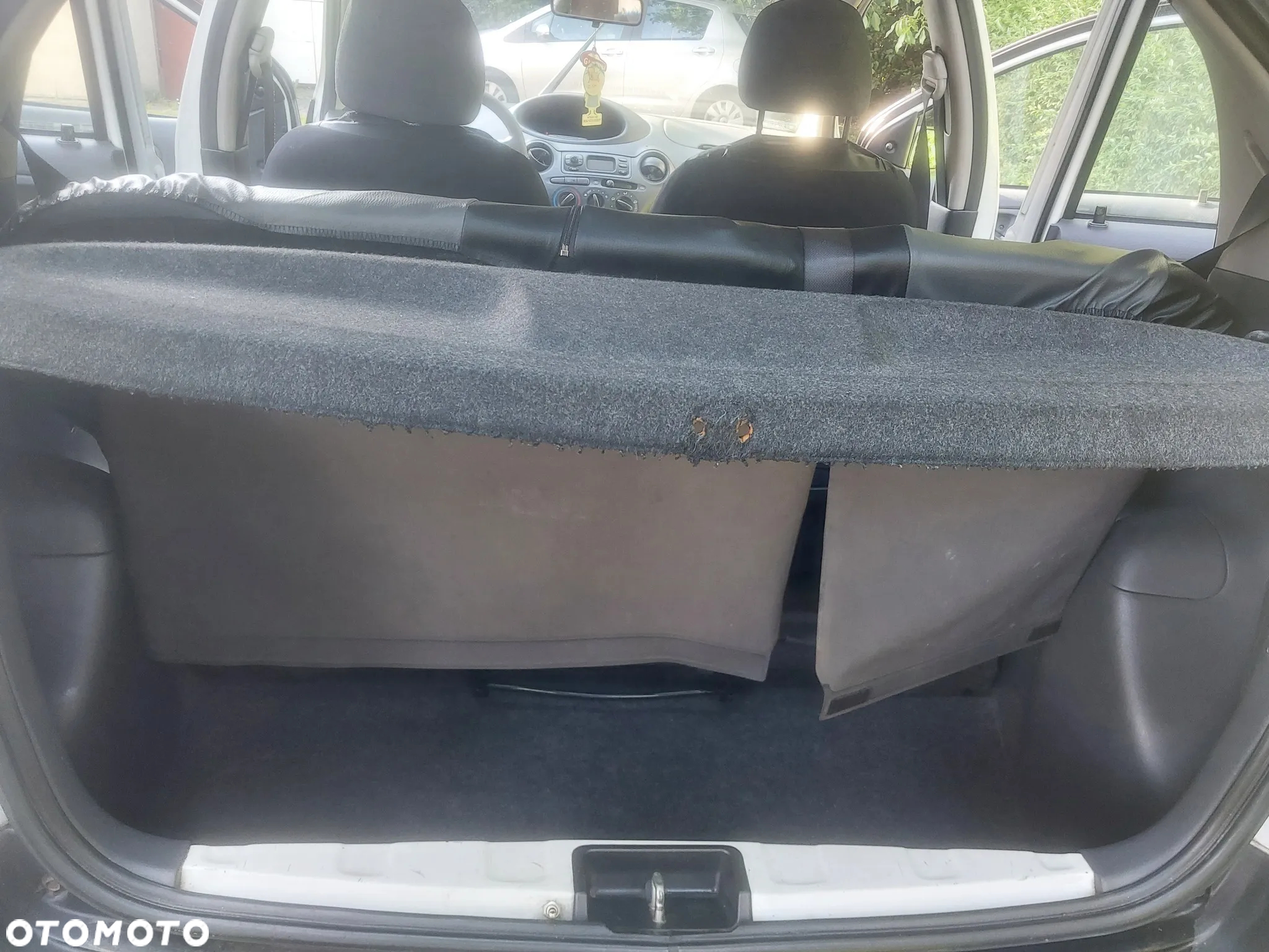 Toyota Yaris - 10