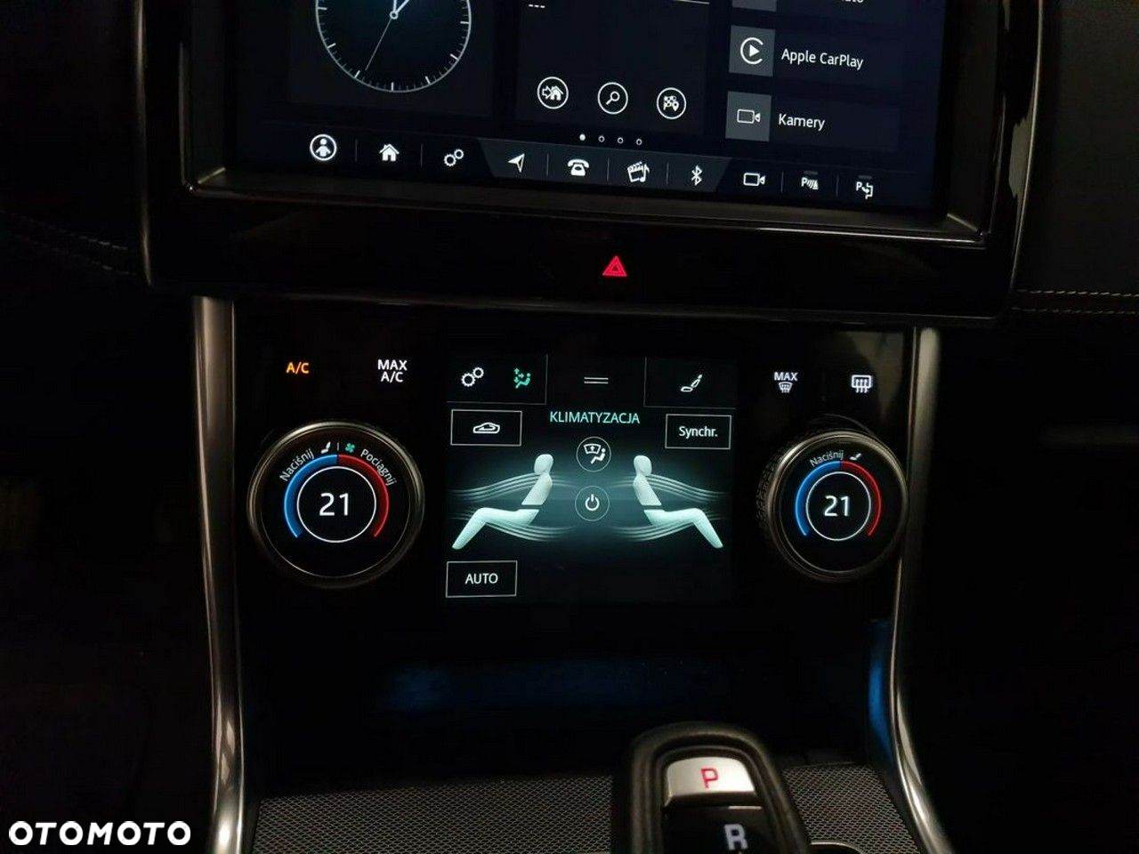 Jaguar XE 2.0 D180 R-Dynamic SE - 25