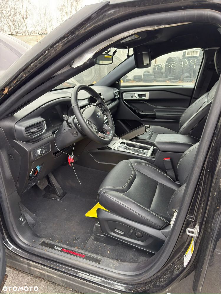 Ford Explorer EcoBoost Plug-in Hybrid ST-LINE - 12