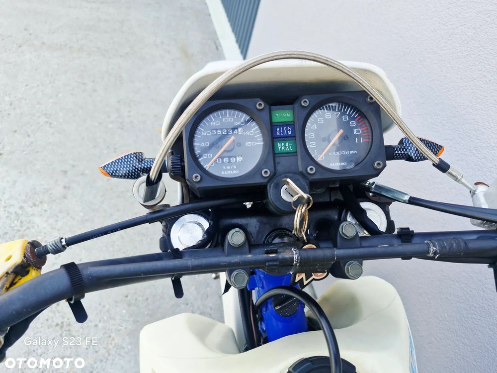Suzuki DR - 6
