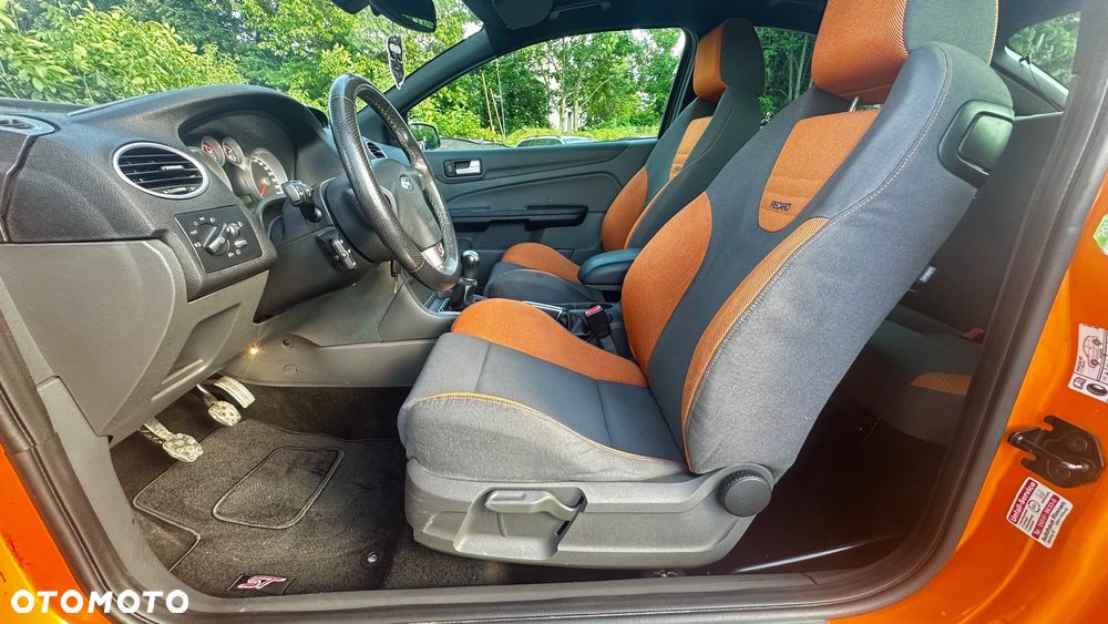 Ford Focus 2.5 ST - 18