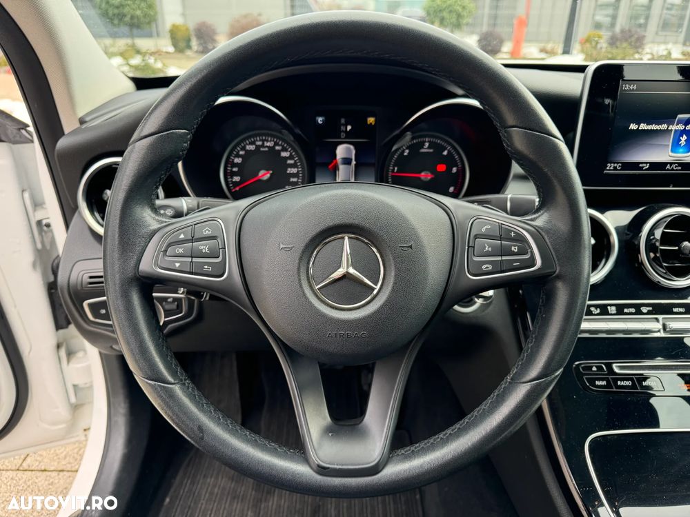 Mercedes-Benz C - 12