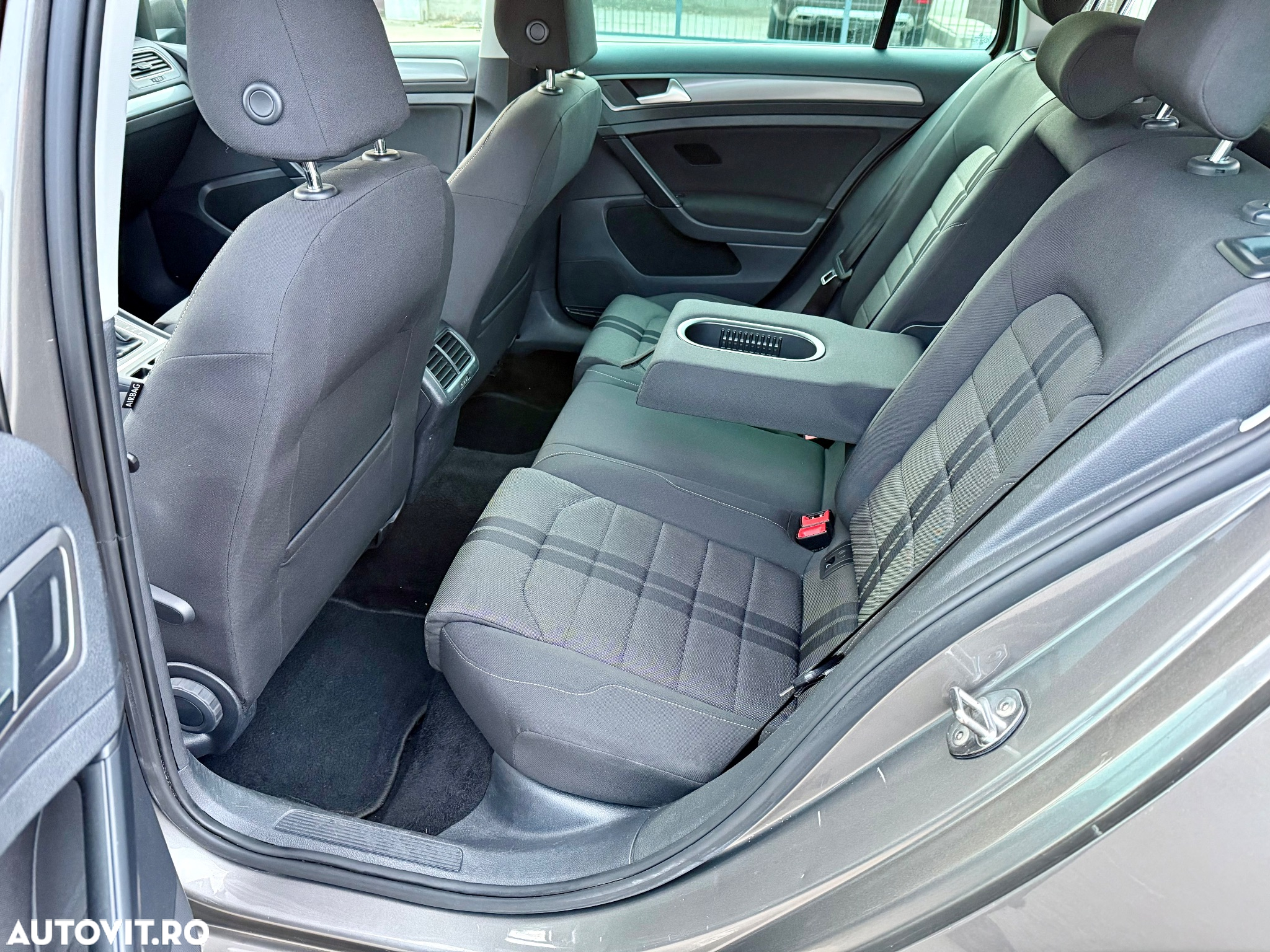 Volkswagen Golf 1.6 BlueTDI DSG Comfortline - 19