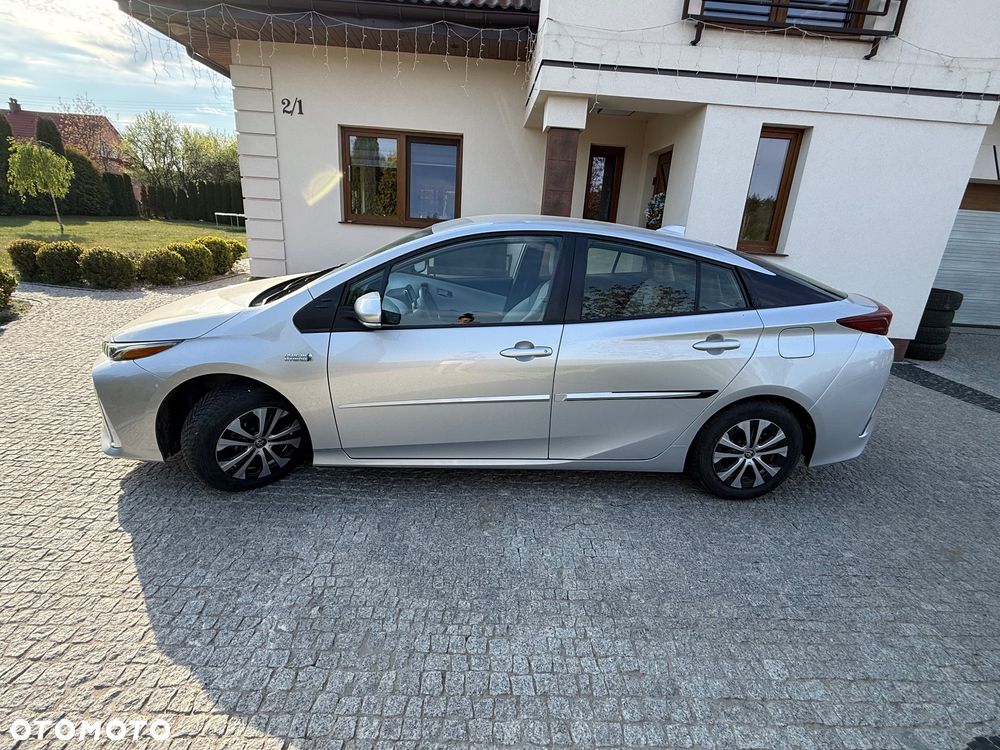 Toyota Prius - 4