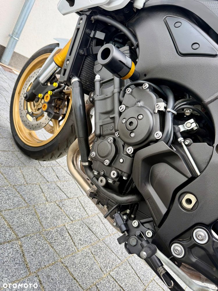 Yamaha FZ8 - 7