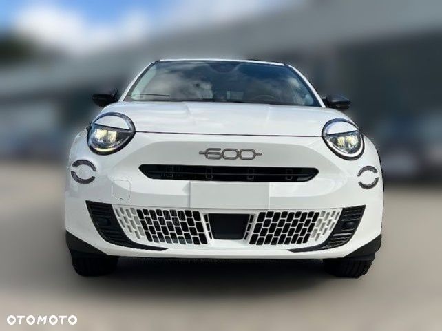 Fiat 600 1.2 Turbo Hybrid eDCT - 2
