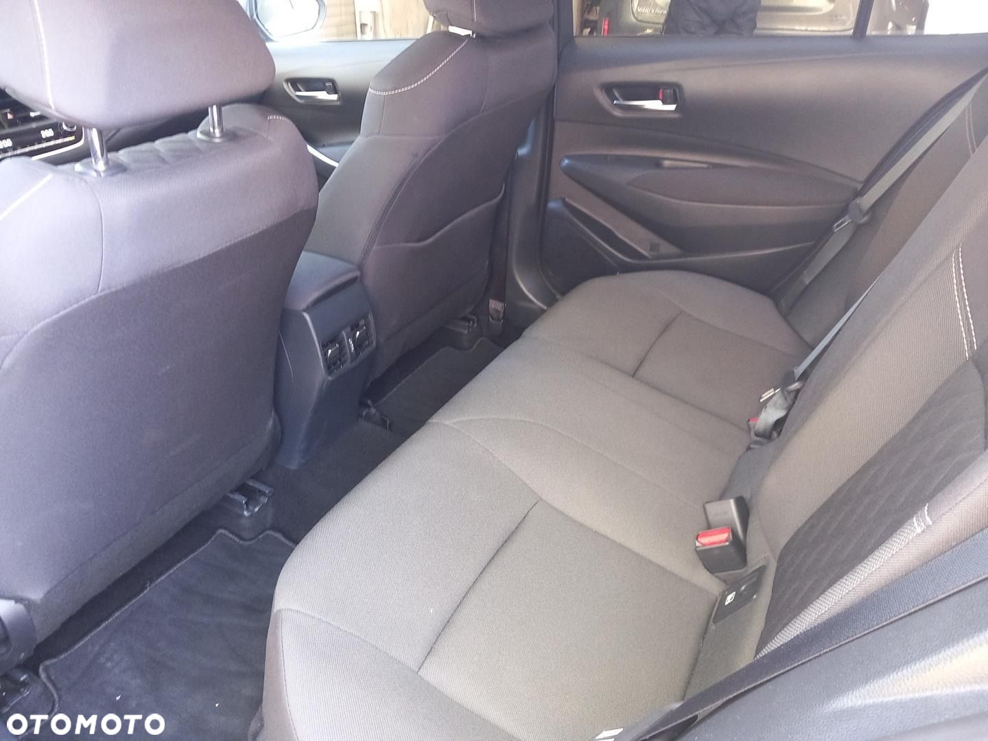 Toyota Corolla - 10