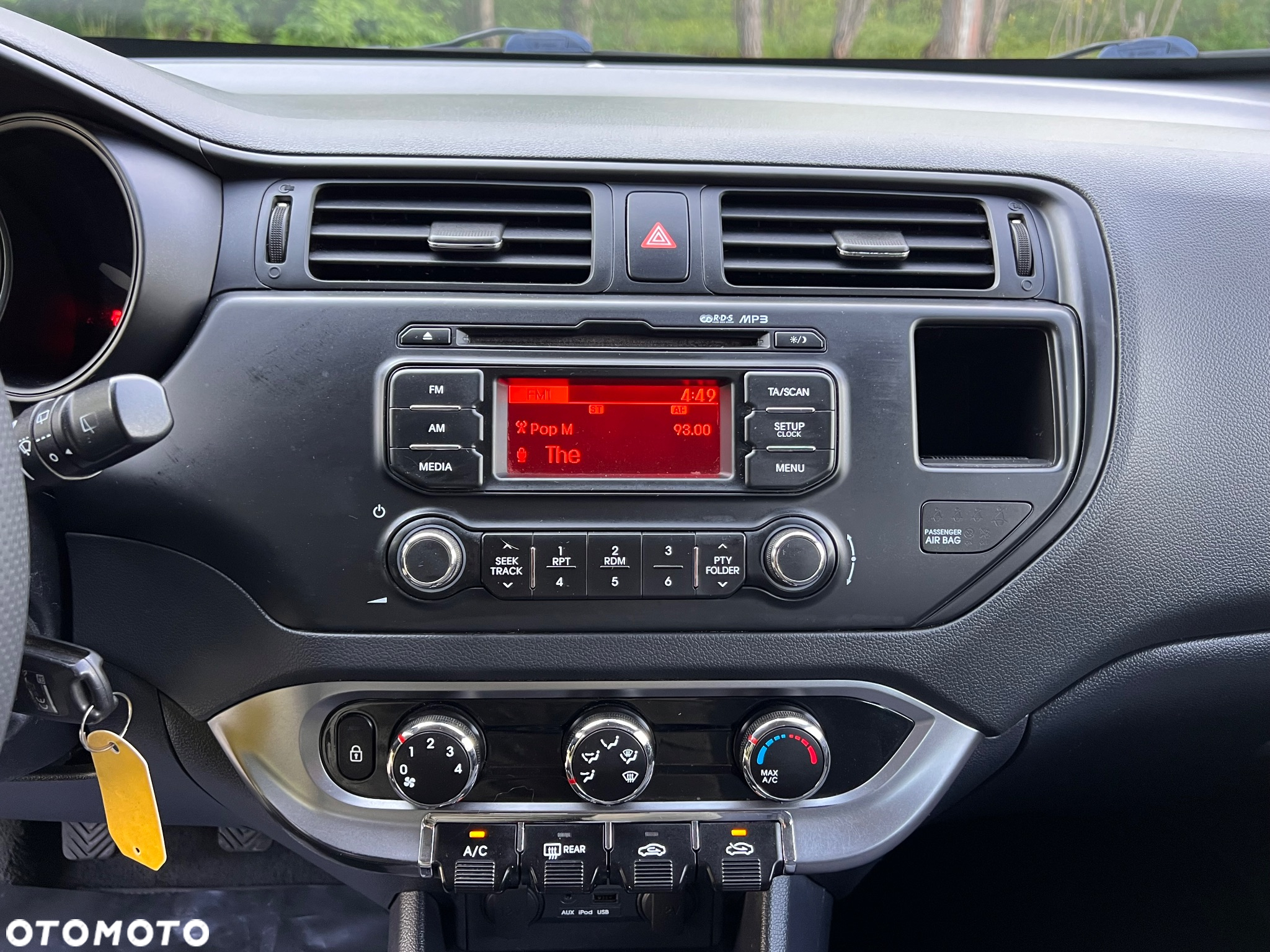 Kia Rio 1.4 L - 28
