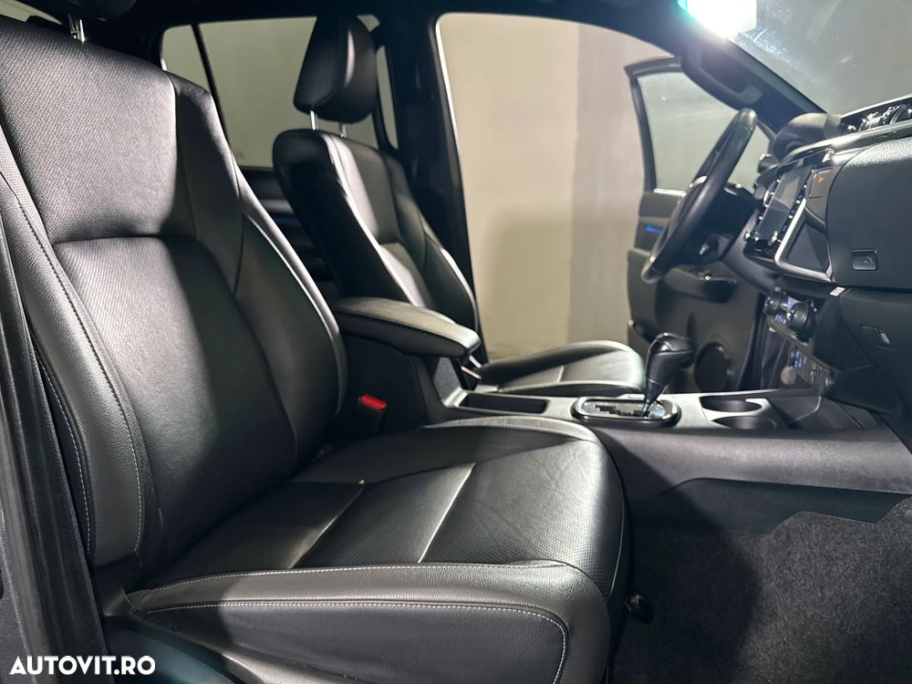 Toyota Hilux 2.8D 204CP 4x4 Double Cab AT Invincible - 12