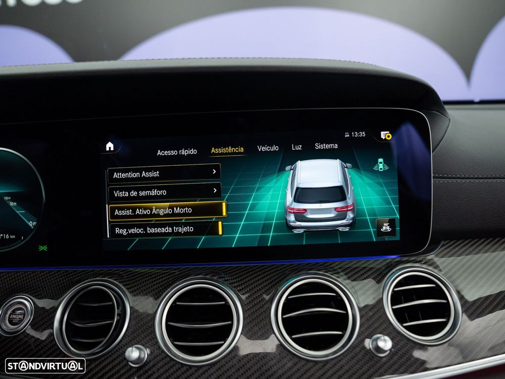 Mercedes-Benz E 300 de AMG Line - 38