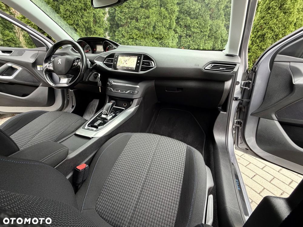 Peugeot 308 1.5 BlueHDi Allure Pack S&S EAT8 - 37