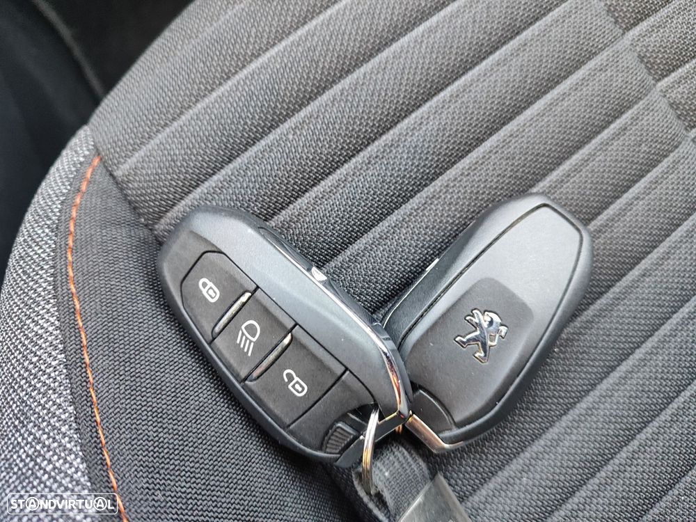 Peugeot e-2008 50 kWh Active - 22