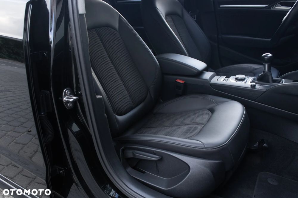 Audi A3 Sportback 1.4 TFSI S line Sportpaket - 35
