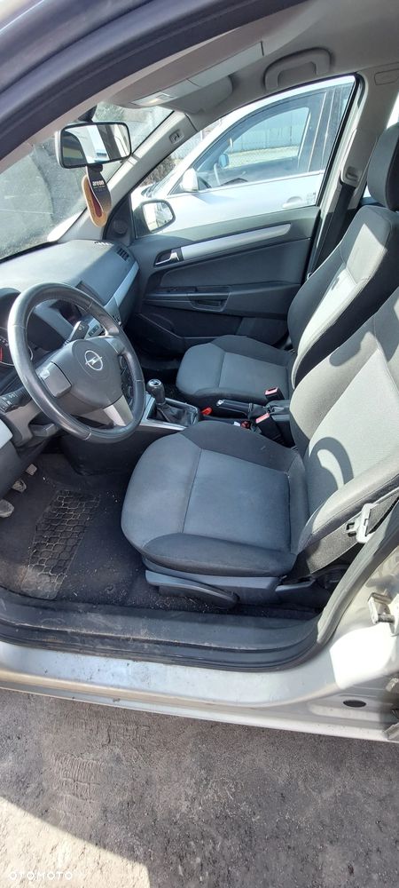 Opel Astra 1.6 Essentia - 13
