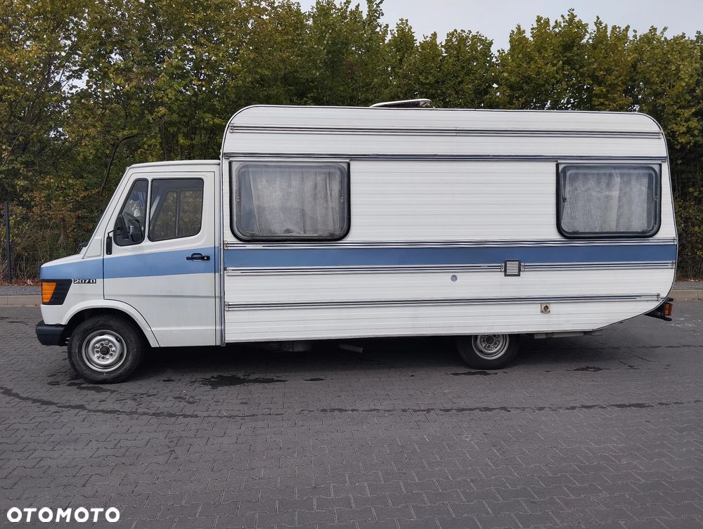 Mercedes-Benz 207D - 5