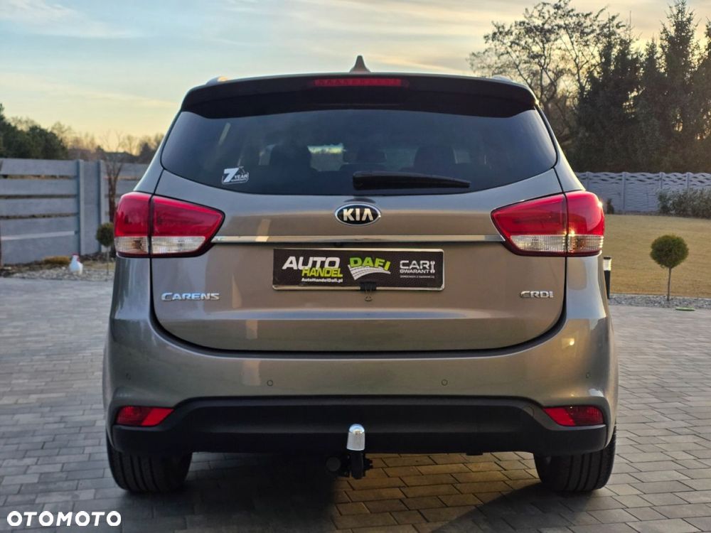 Kia Carens - 5