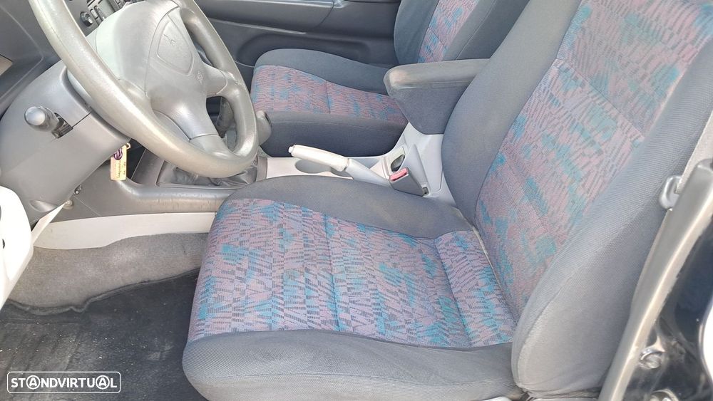 Mitsubishi Pajero Sport 2.5 TD GLS - 18