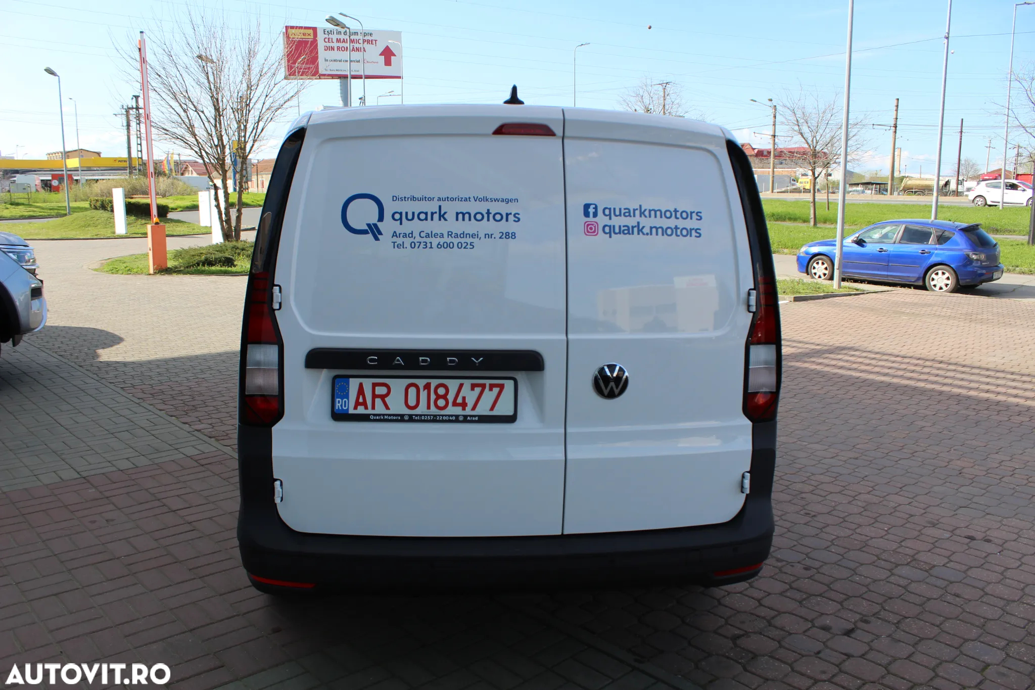 Volkswagen Caddy Maxi Cargo 2.0 TDI 75 102 CP - 10
