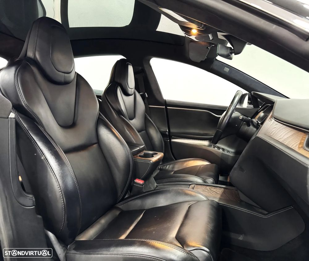 Tesla Model S - 6