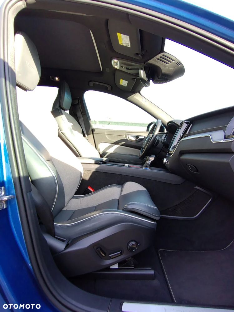 Volvo XC 60 T5 R-Design - 11