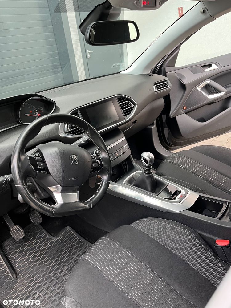 Peugeot 308 1.6 e-HDi Allure S&S - 10