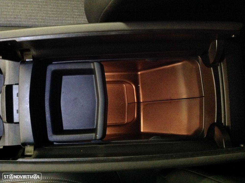 Peugeot 3008 1.5 BlueHDi Allure Pack EAT8 - 44