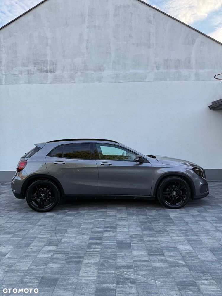 Mercedes-Benz GLA - 4