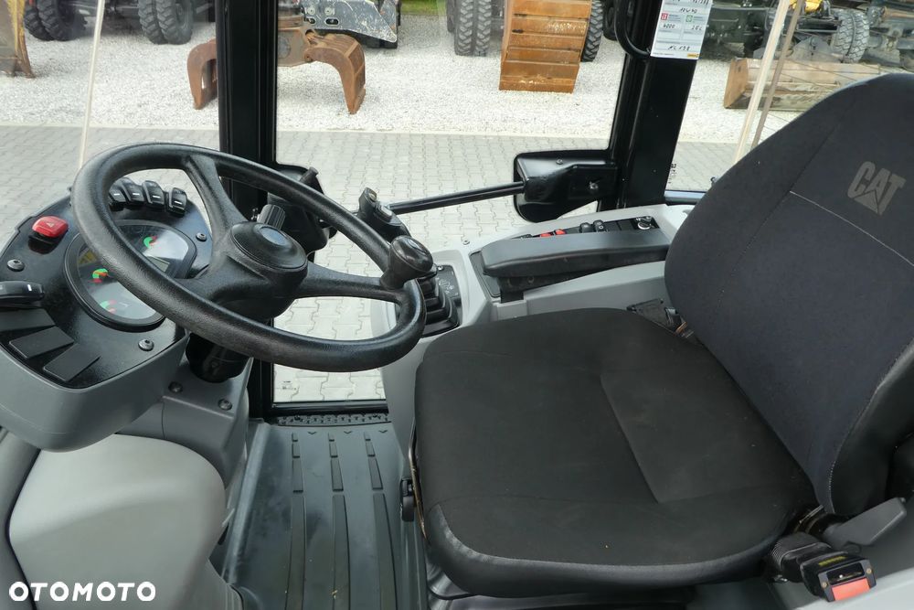 Caterpillar 906M ŁYZKA WIDŁY BEZ DPFU - 17