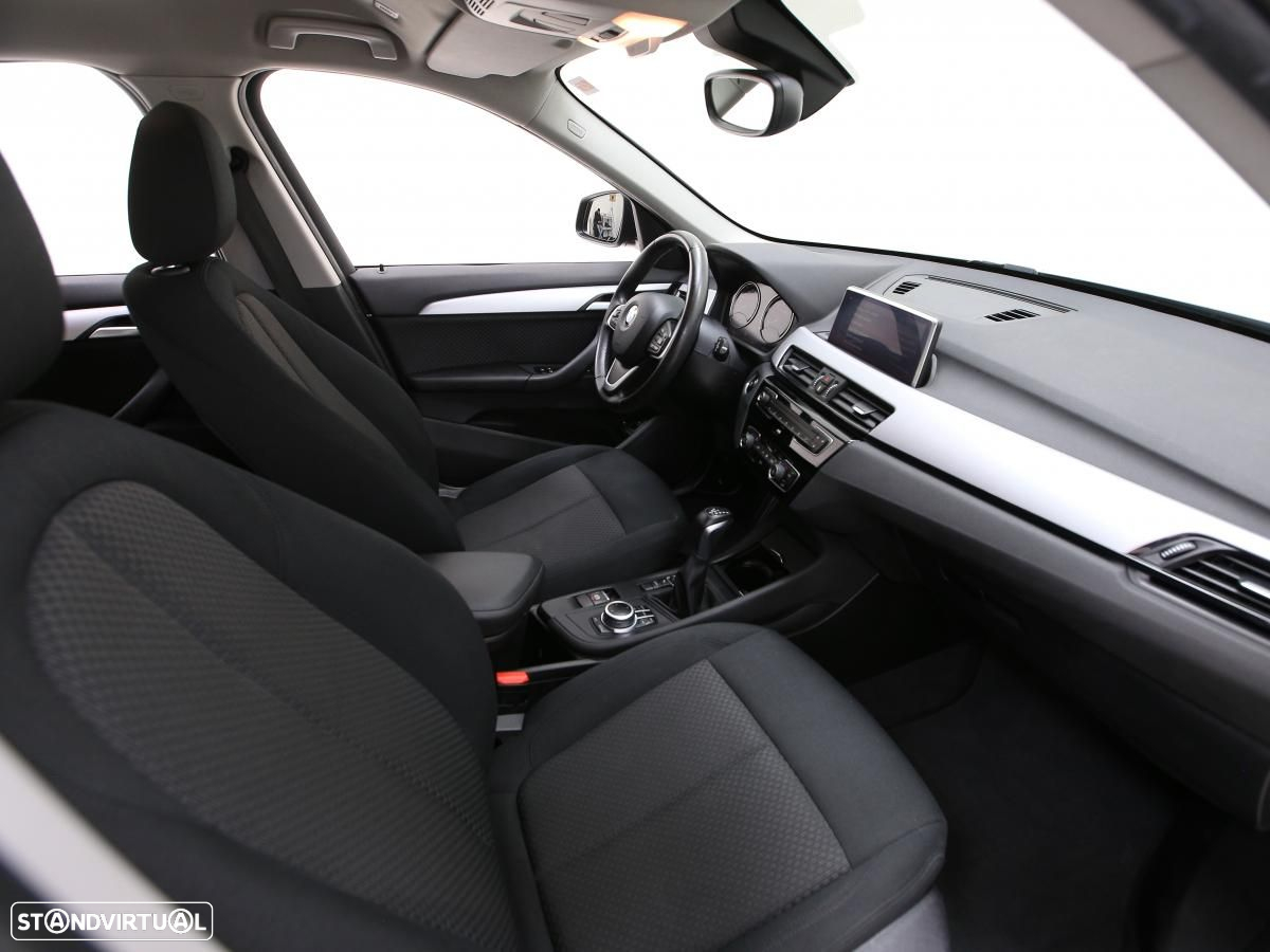 BMW X1 25 e xDrive Corporate Edition - 9