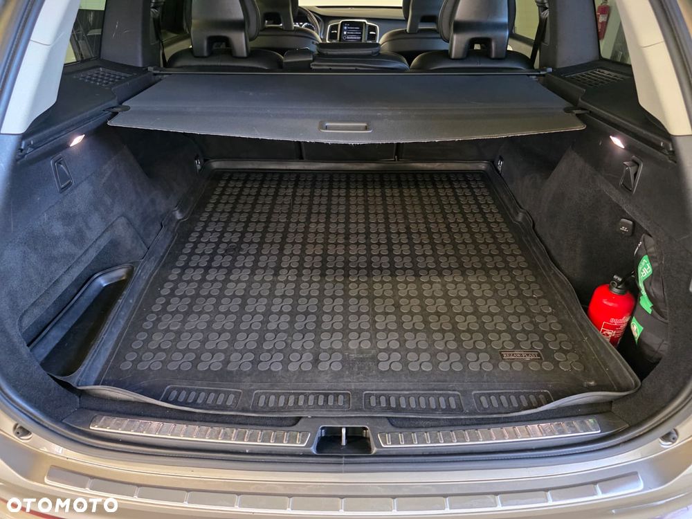 Volvo XC 90 B5 D AWD Geartronic Momentum Pro - 25