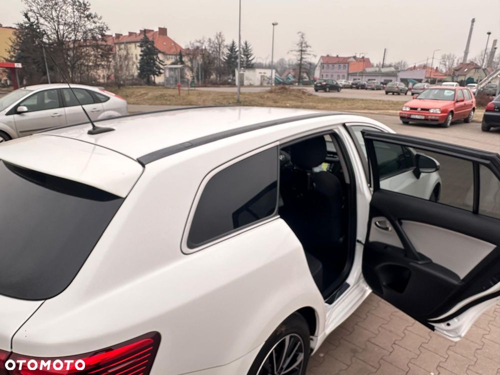 Toyota Avensis 2.0 D-4D Premium - 8