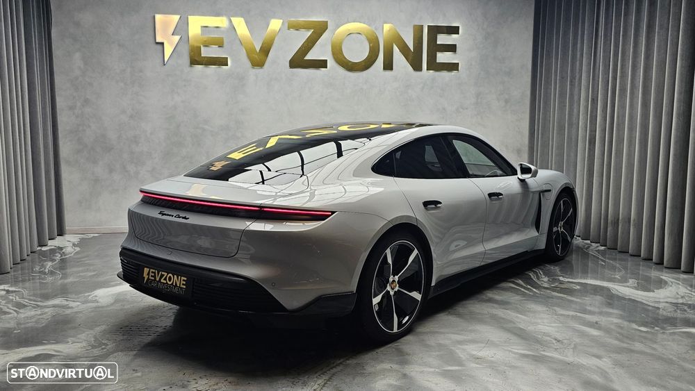 Porsche Taycan Turbo - 7