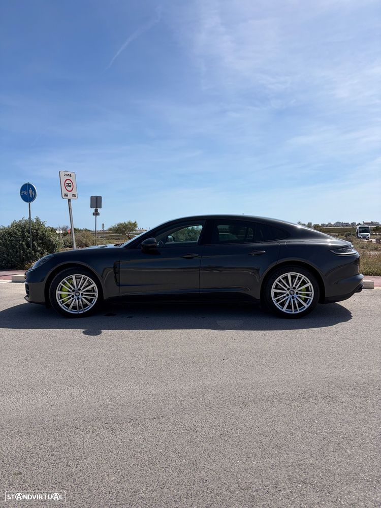 Porsche Panamera - 1