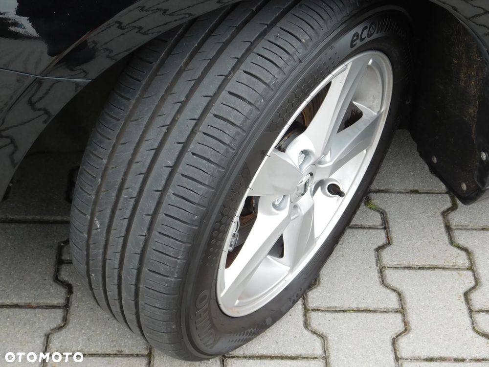 Volvo V40 T2 Kinetic - 20