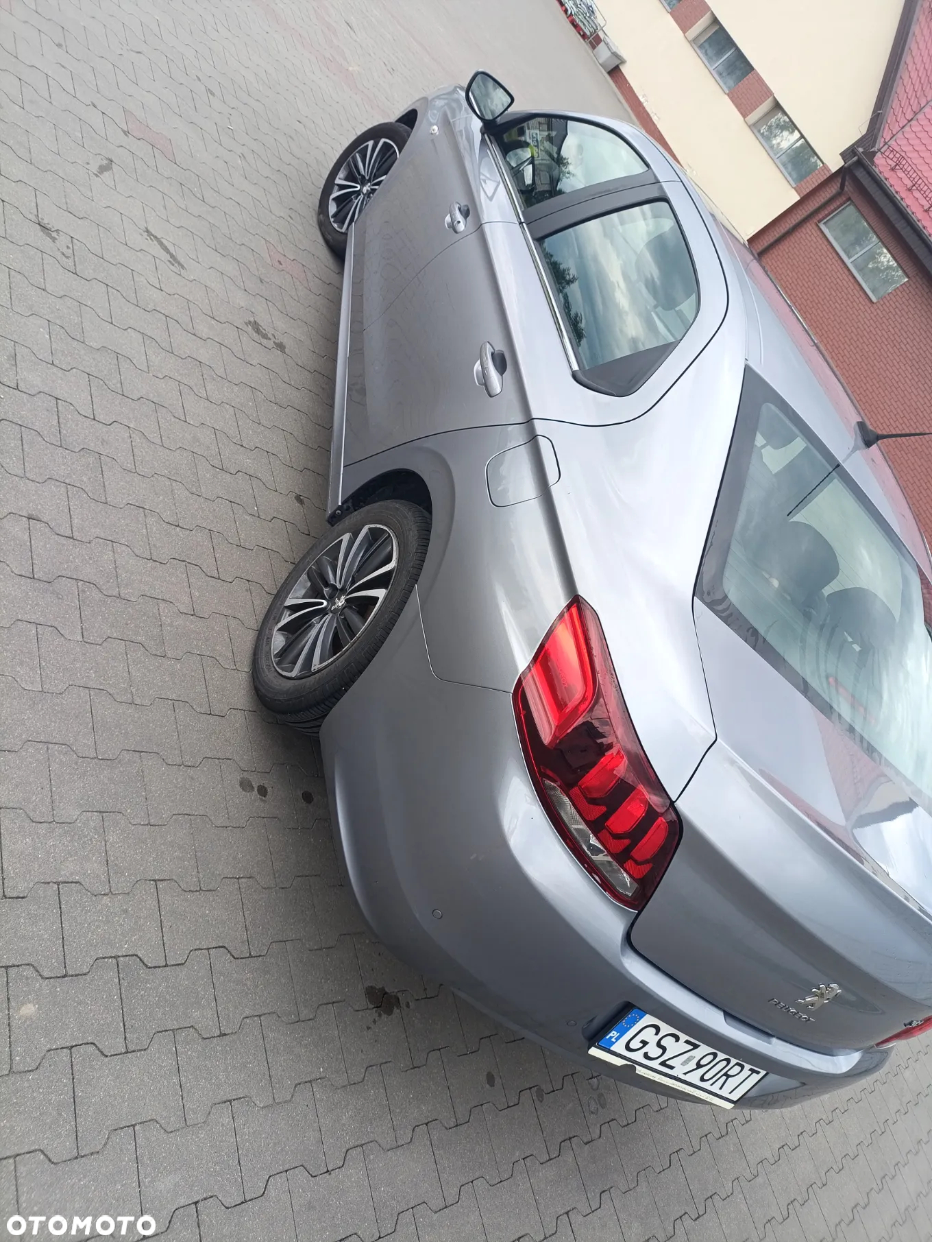 Peugeot 301 1.6 VTi Allure - 4