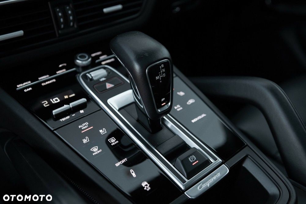 Porsche Cayenne - 33